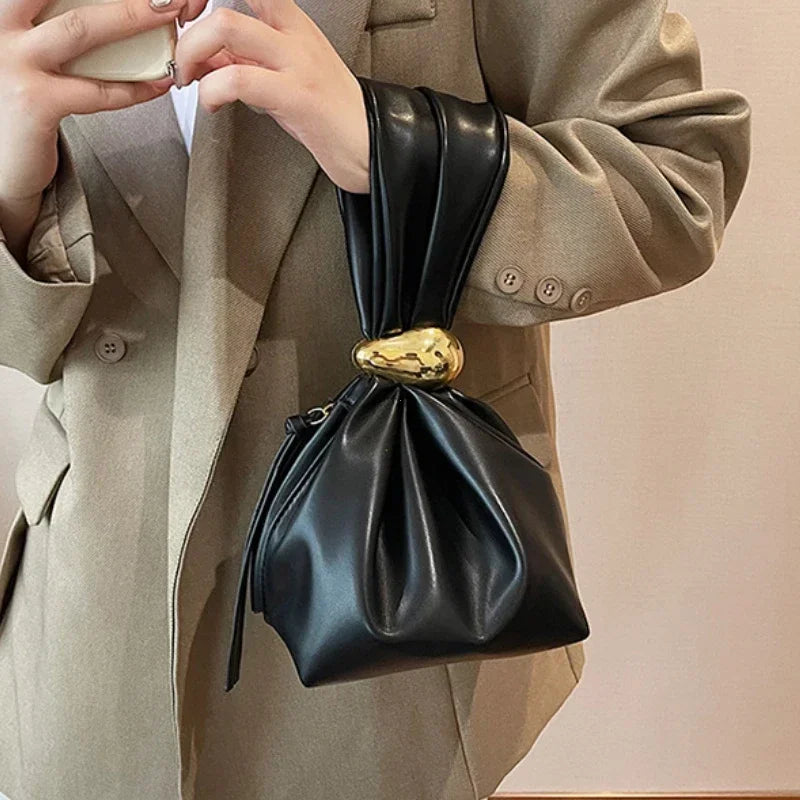 Avondtasje Dames - Strik Clutch met Gouden Ring Detail | Chique