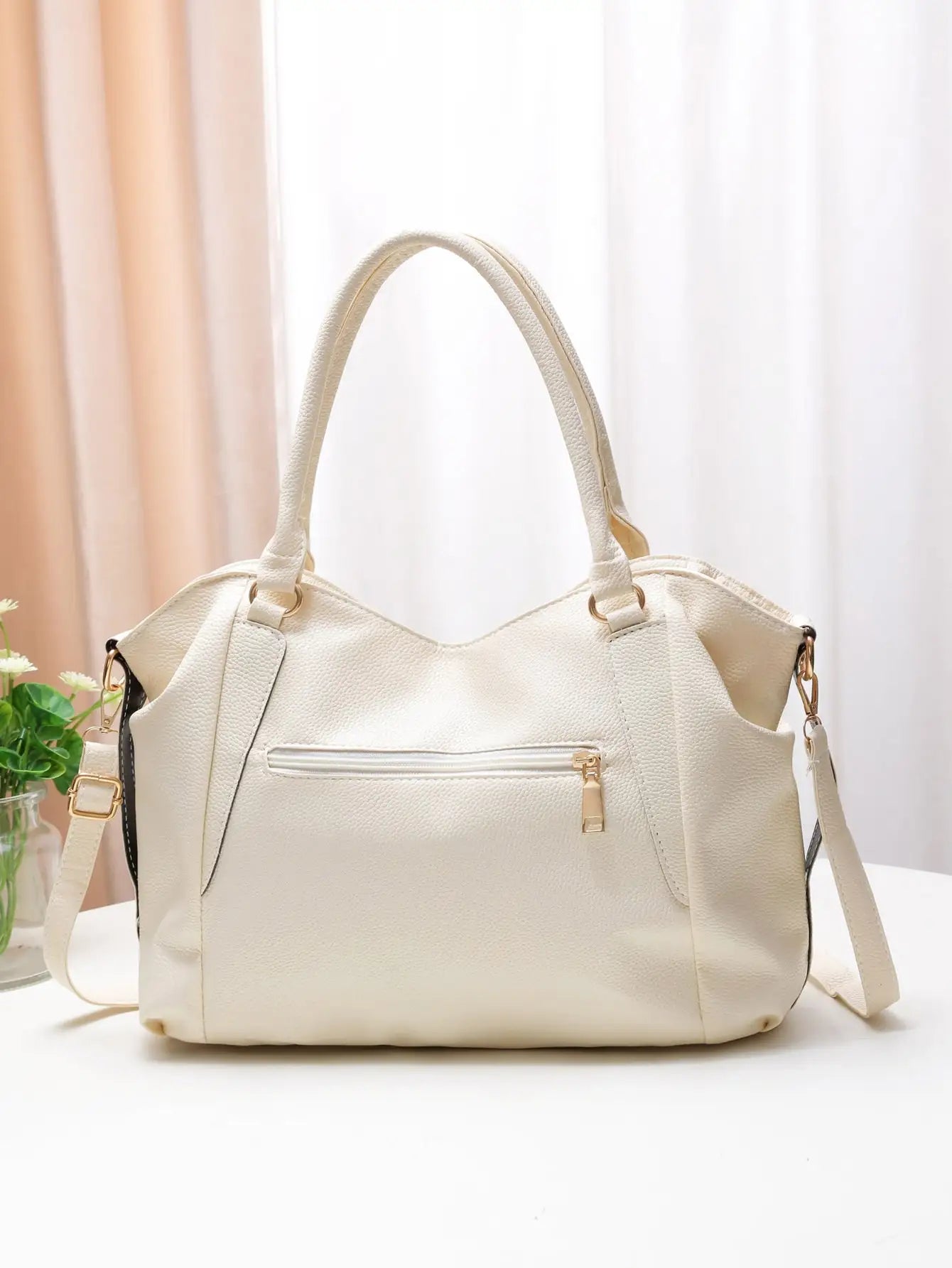 Tas Dames - Ruime Handtas met Gouden Details en Schouderriem | Klassiek