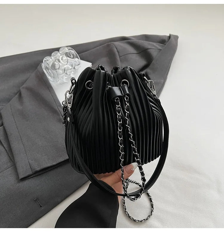 Tas Dames - Bucket Bag met Plissé en Zilveren Ketting | Chique