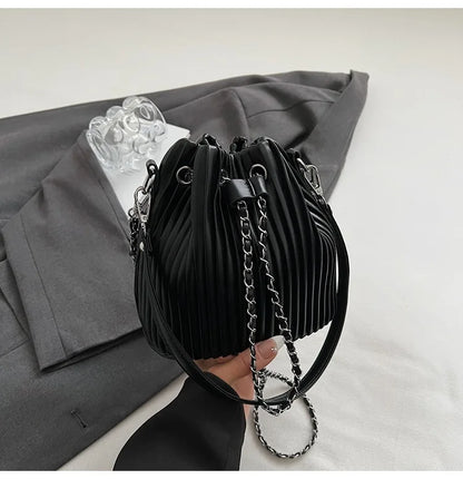 Tas Dames - Bucket Bag met Plissé en Zilveren Ketting | Chique