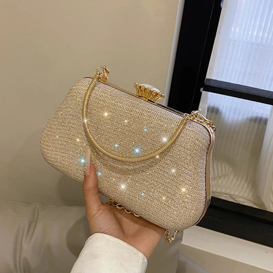 Tas Dames - Schoudertas met Studs en Halfmaan Silhouet | Edgy