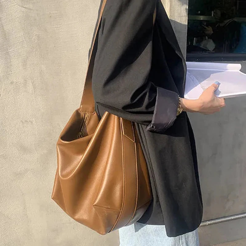 Tas Dames - Ruime Hobo Schoudertas met Gouden Gesp | Minimalistisch