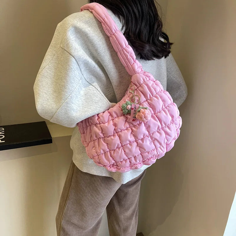 Tas Dames - Gewatteerde Hobo Tas met Bloem Bedeltje | Casual