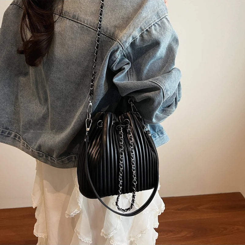 Tas Dames - Bucket Bag met Plissé en Zilveren Ketting | Chique