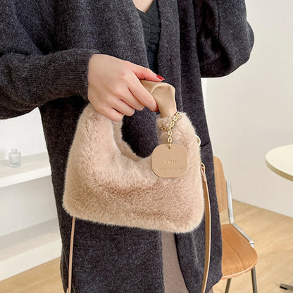 Tas Dames - Pluche Schoudertas met Gouden Ketting en Hanger | Chique