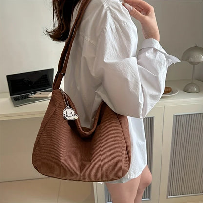 Tas Dames - Ruime Schoudertas met Ribbel en Bedeltje | Casual