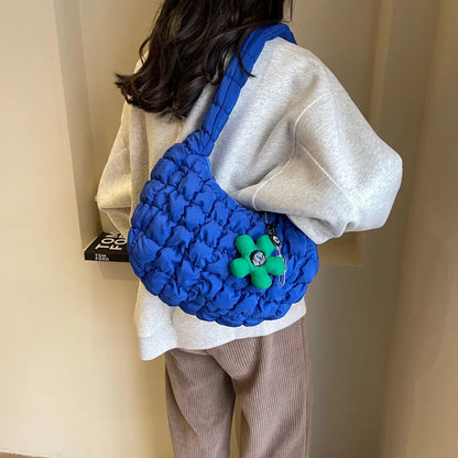 Tas Dames - Gewatteerde Hobo Tas met Bloem Bedeltje | Casual