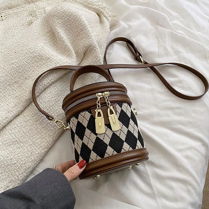 Tas Dames - Ronde Crossbody met Ruitpatroon en Gouden Slotjes | Chique