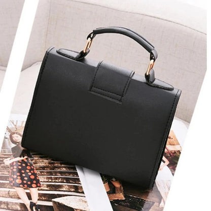Tas Dames - Handtas met Klep en Gouden Metalen Detail | Chique