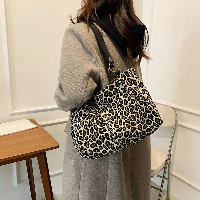 Crossbody Tas Dames - Saddle Bag met Gouden Drukslot | Chique