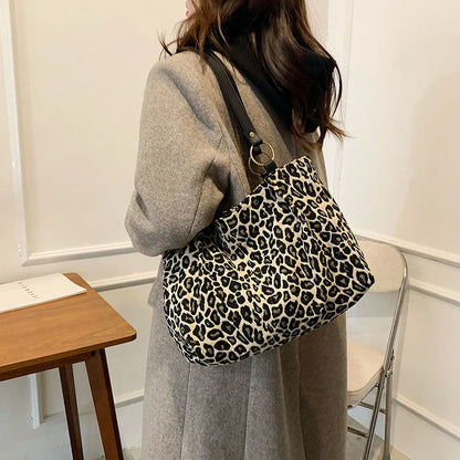 Crossbody Tas Dames - Saddle Bag met Gouden Drukslot | Chique