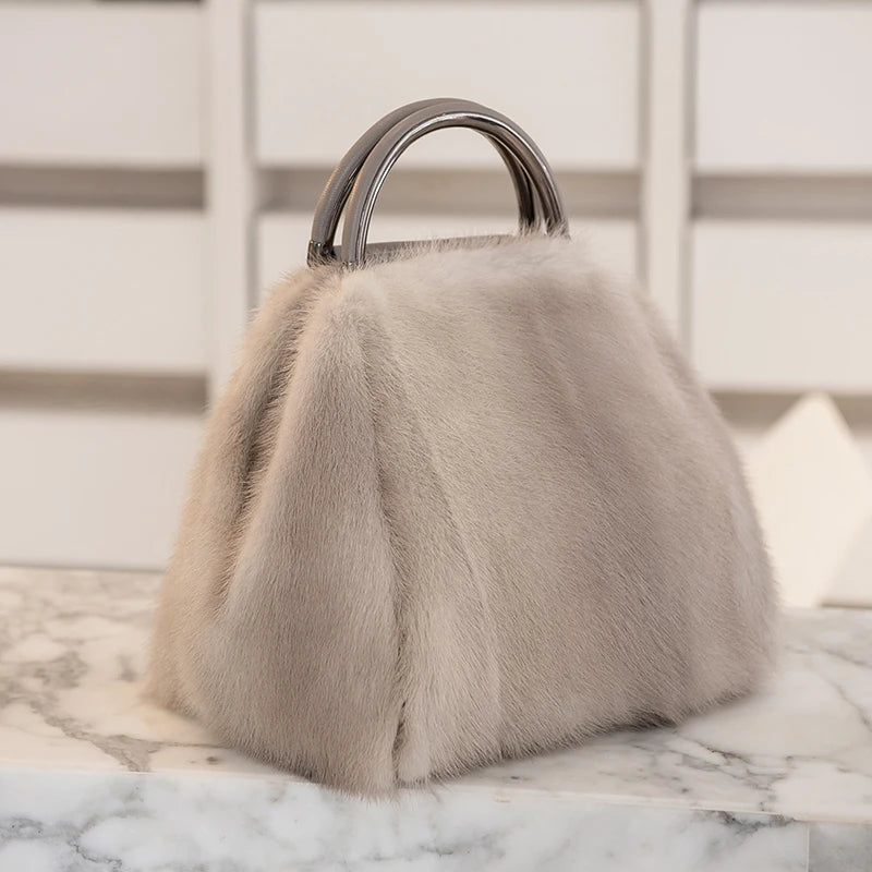 Tas Dames - Zachte Pluche Handtas met Metalen Hengsel | Luxe