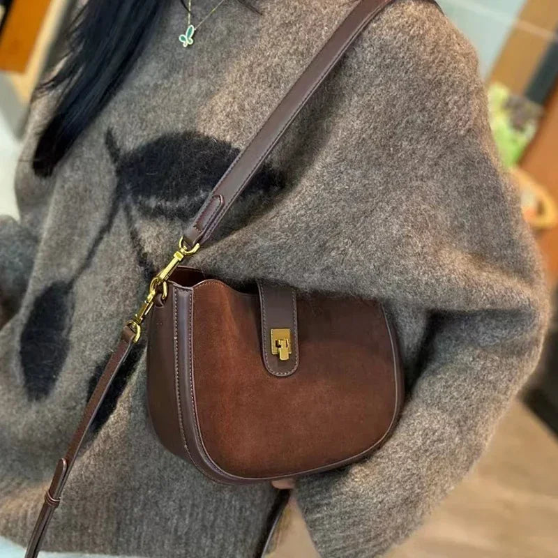Schoudertas Dames - Halfmaan Saddle Bag met Draaislot | Chique