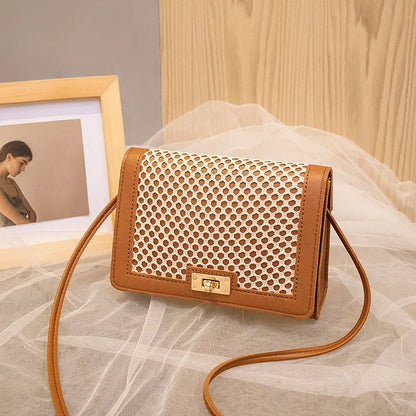 Tas Dames - Gevlochten Crossbody met Gouden Draaislot | Zomer