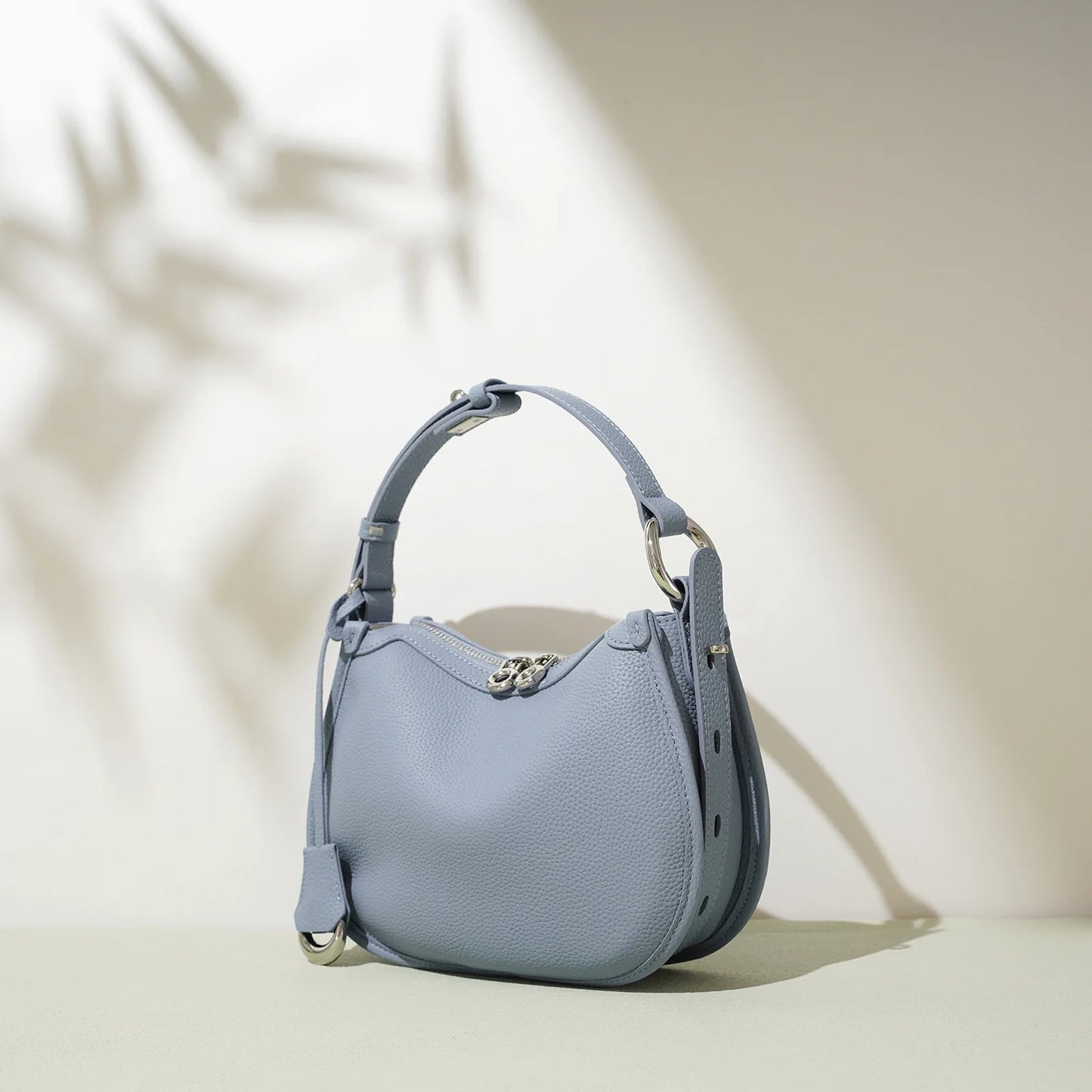 Schoudertas Dames - Halfmaan Model met Draaislot en Riem | Chique