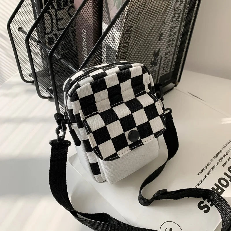 Tas Dames - Mini Crossbody Tas met Dambordprint | Samenvatting