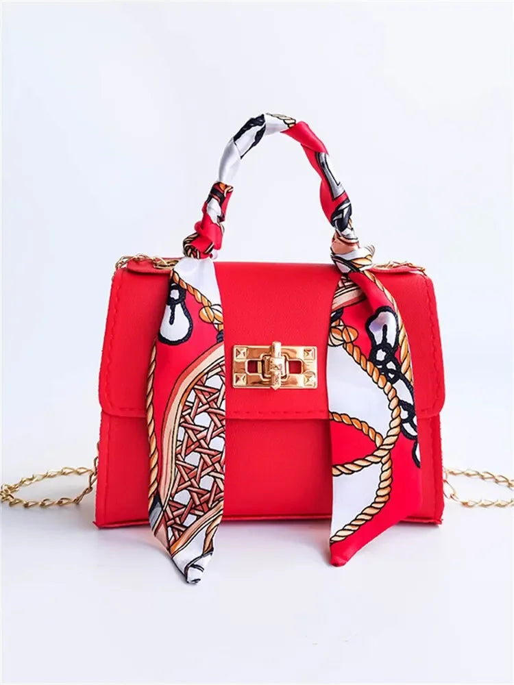 Tas Dames - Compacte Flap Tas met Sjaal en Gouden Ketting | Chique