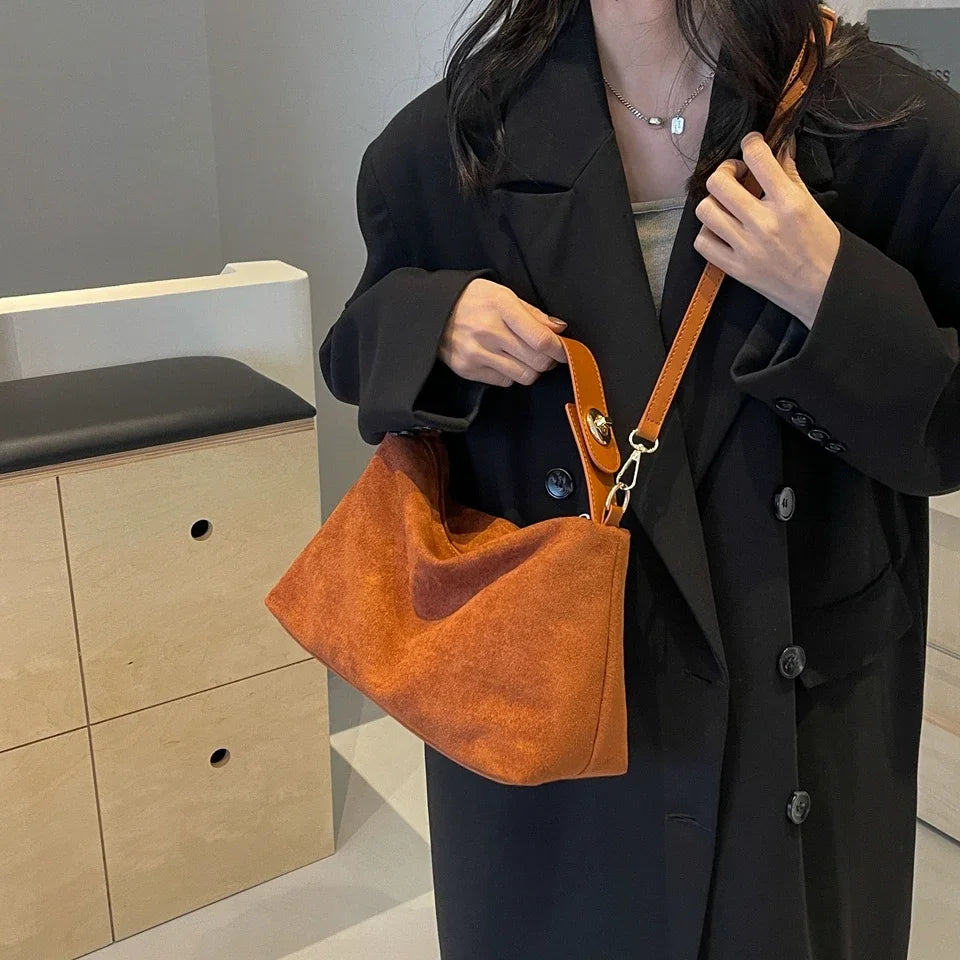 Schoudertas Dames - Zachte Hobbo Bag met Gouden Rits | Chique