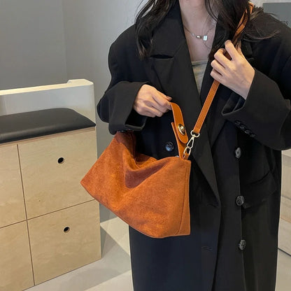 Schoudertas Dames - Zachte Hobbo Bag met Gouden Rits | Chique