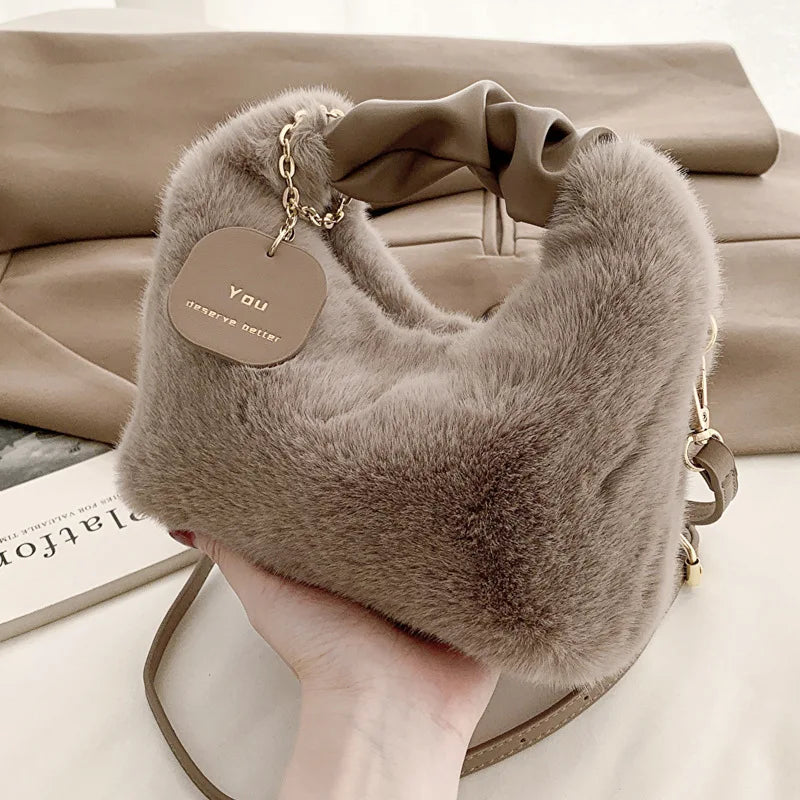 Tas Dames - Pluche Schoudertas met Gouden Ketting en Hanger | Chique