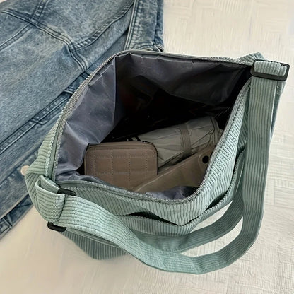 Tas Dames - Ruime Schoudertas met Ribbel en Bedeltje | Casual