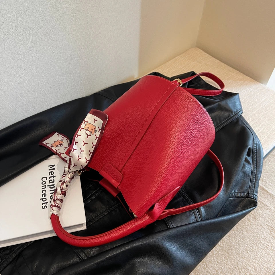 Tas Dames - Bucket Bag met Sjaaltje en Gouden Hardware | Chique