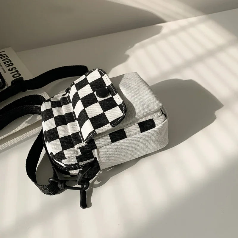 Tas Dames - Mini Crossbody Tas met Dambordprint | Samenvatting