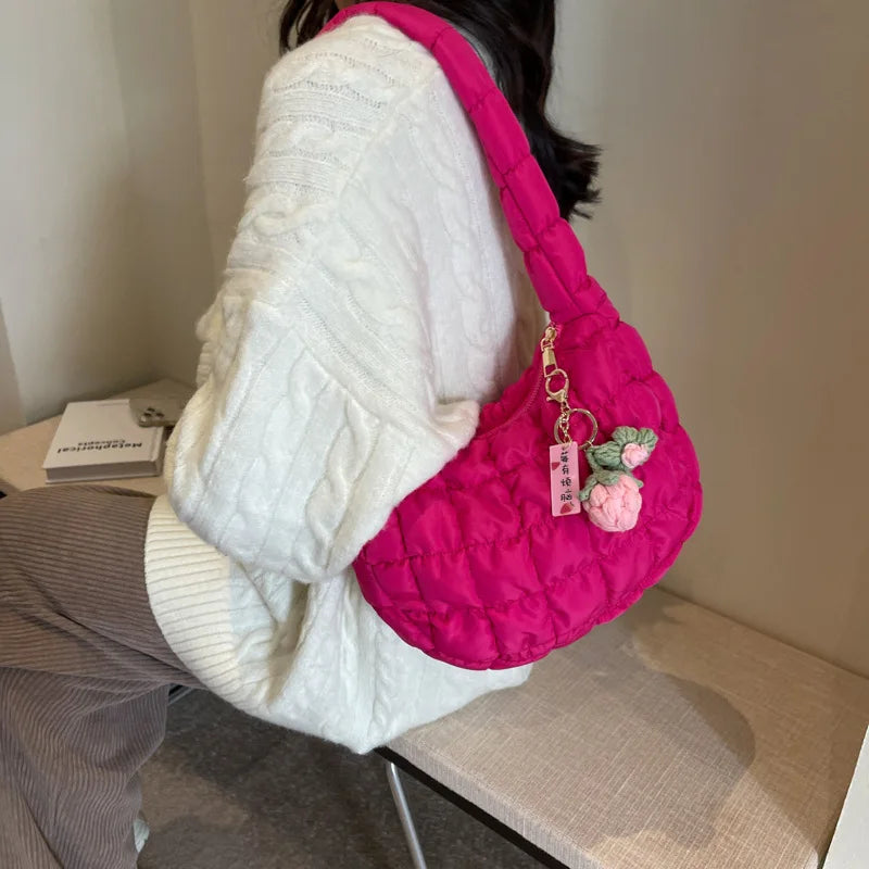 Tas Dames - Gewatteerde Hobo Tas met Bloem Bedeltje | Casual