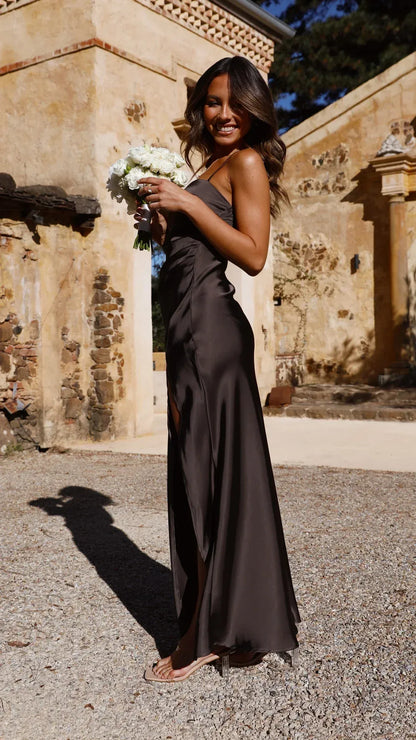 Saar - Elegante Bruiloft Gastenjurk Dames met Spaghettibandjes en Hoge Split