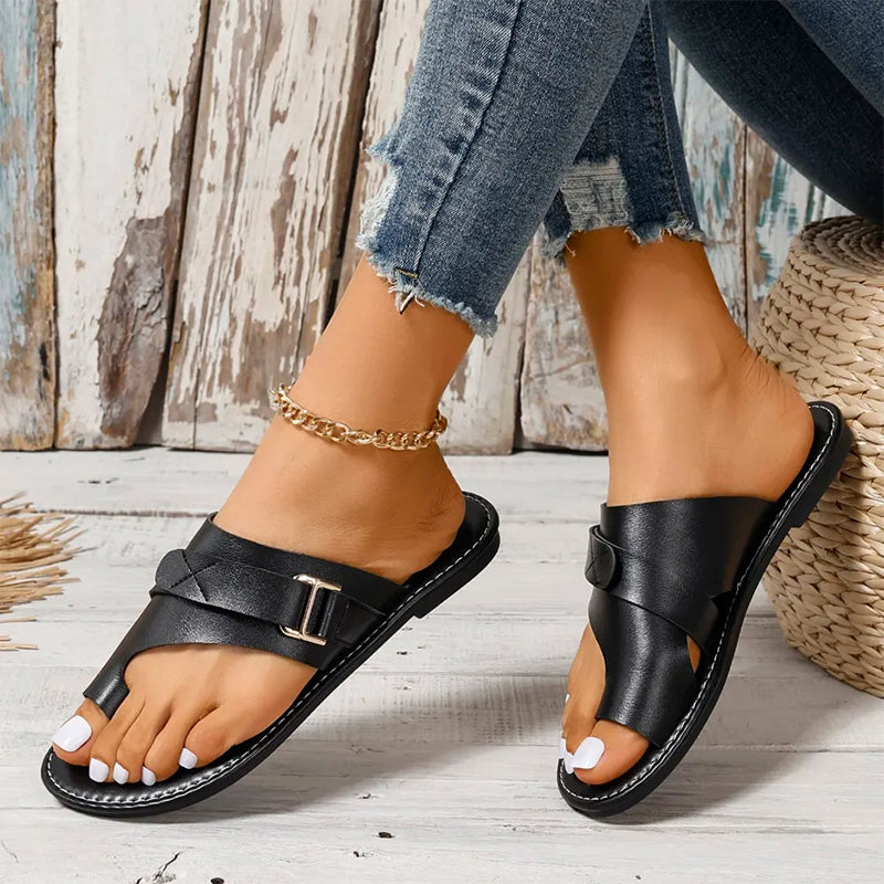 Saar - Stijlvolle Orthopedische Sandalen Dames met Teenring en Gespsluiting