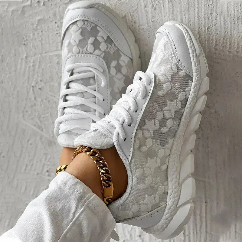 Saar - Stijlvolle Orthopedische Sneakers Dames met Lichte Zool en Vetersluiting