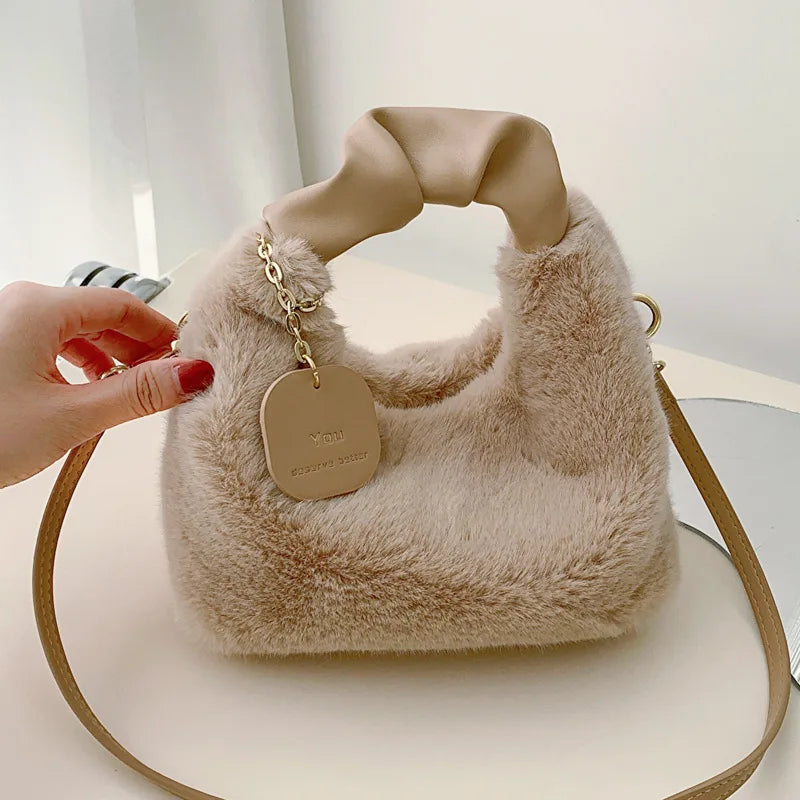 Tas Dames - Pluche Schoudertas met Gouden Ketting en Hanger | Chique