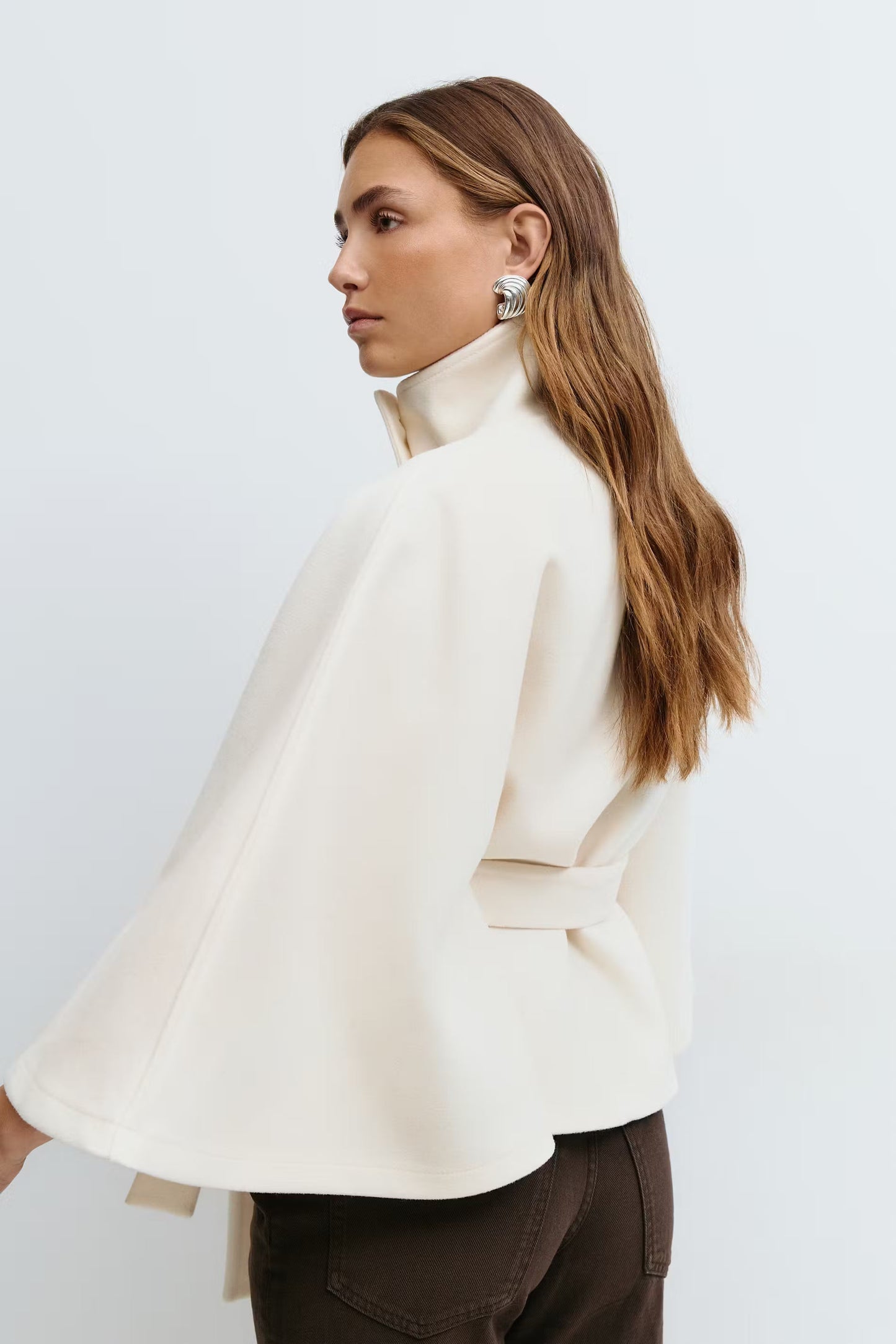 Sanne - Elegante Dames Korte Trenchcoat Herfst met Ceintuur en Hoge Col