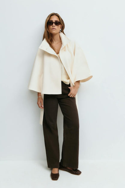 Sanne - Elegante Dames Korte Trenchcoat Herfst met Ceintuur en Hoge Col
