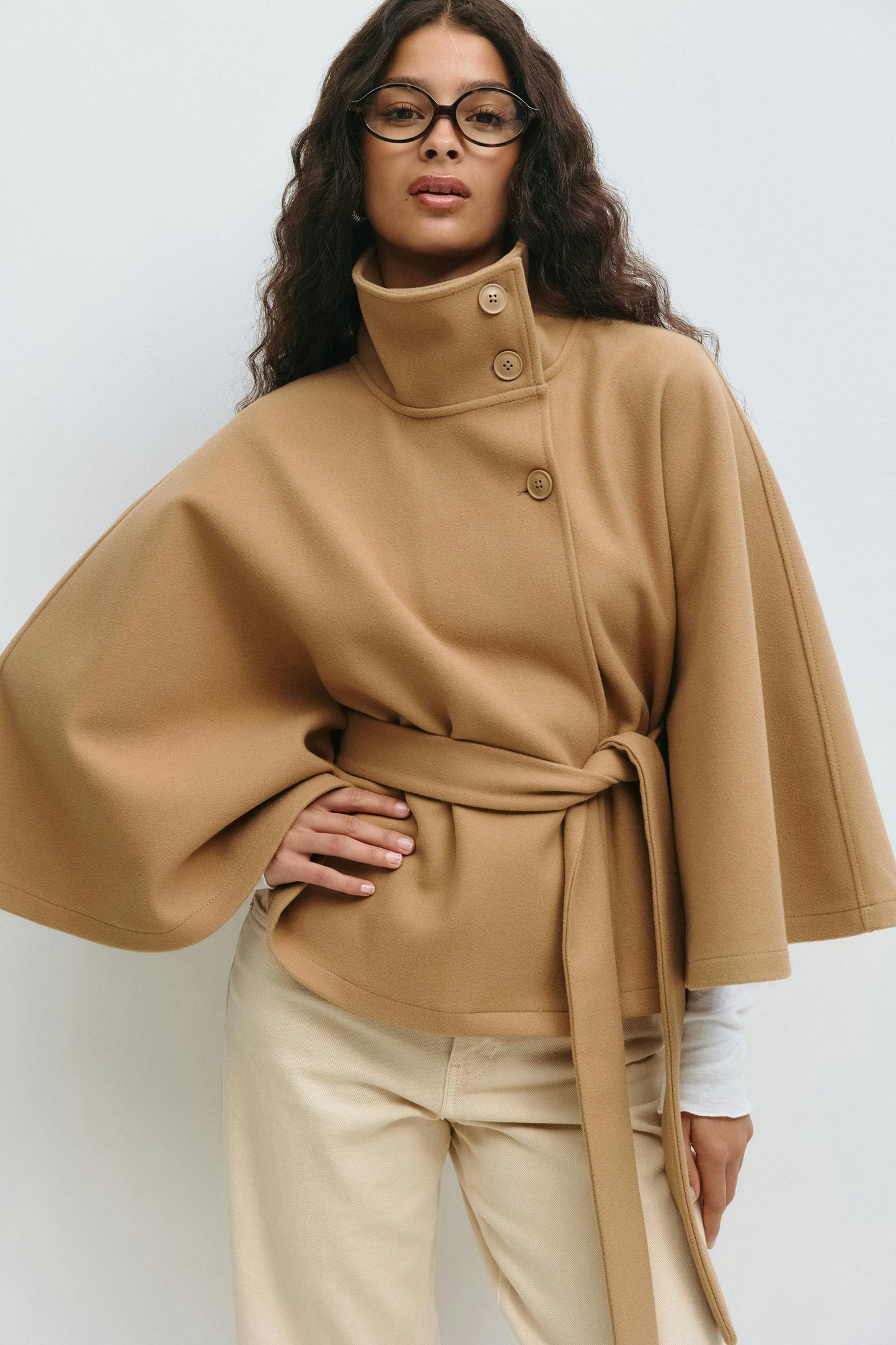 Sanne - Elegante Dames Korte Trenchcoat Herfst met Ceintuur en Hoge Col