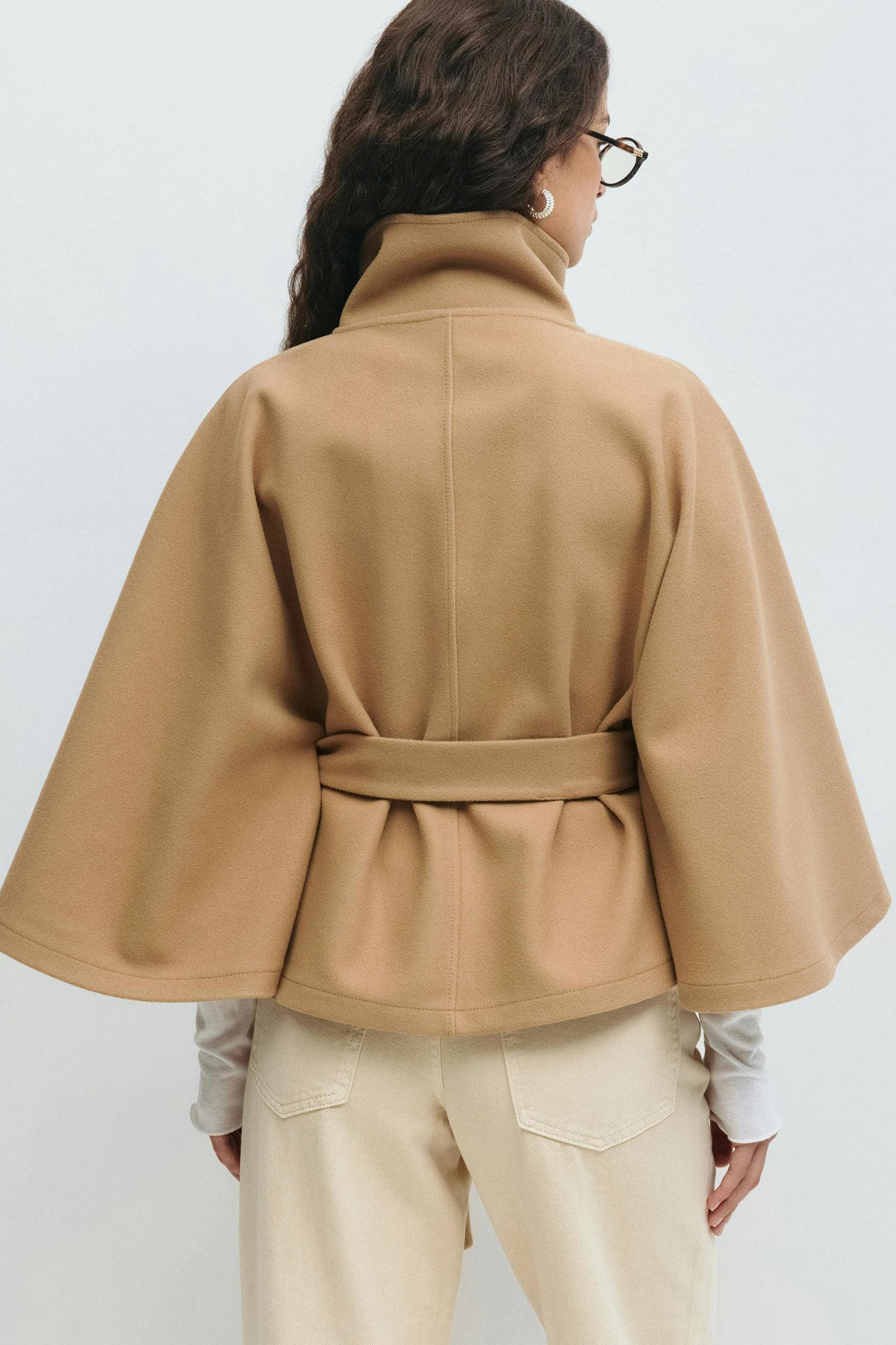 Sanne - Elegante Dames Korte Trenchcoat Herfst met Ceintuur en Hoge Col
