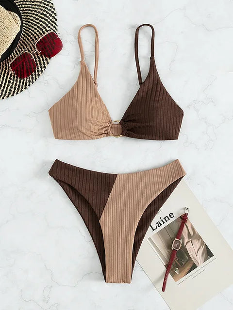 Sanne - Trendy Bikini Set Dames met Colour Block Design en Ring Detail