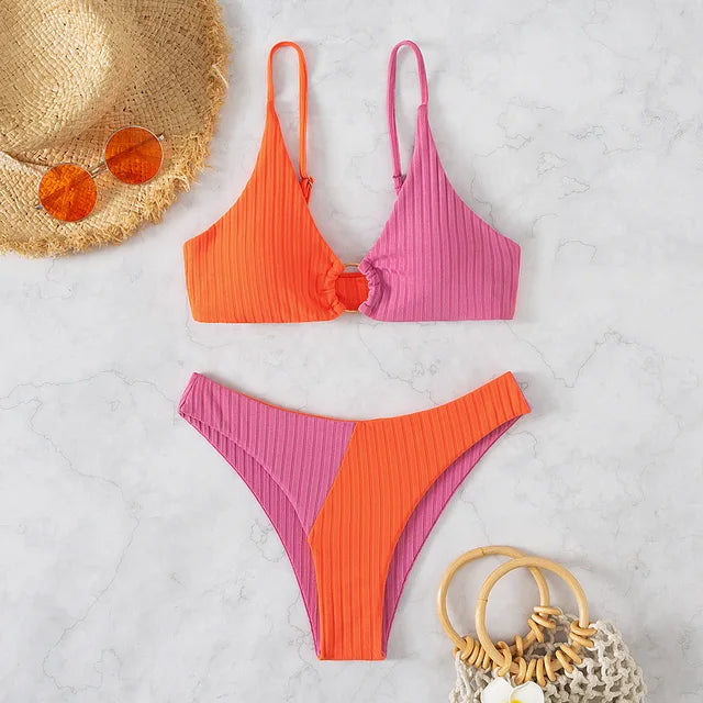 Sanne - Trendy Bikini Set Dames met Colour Block Design en Ring Detail