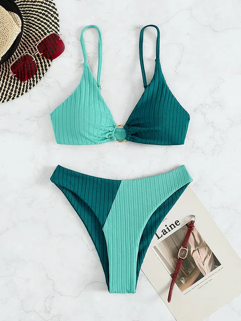 Sanne - Trendy Bikini Set Dames met Colour Block Design en Ring Detail