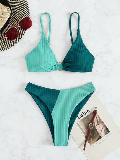 Sanne - Trendy Bikini Set Dames met Colour Block Design en Ring Detail