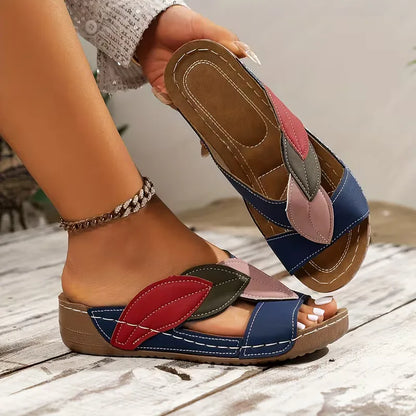 Sanne - Vrolijke Orthopedische Sandalen Dames met Bladmotief en Wigzool