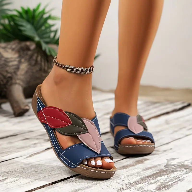 Sanne - Vrolijke Orthopedische Sandalen Dames met Bladmotief en Wigzool