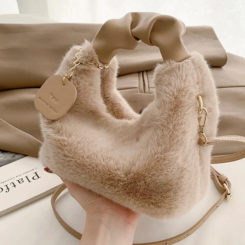 Tas Dames - Pluche Schoudertas met Gouden Ketting en Hanger | Chique