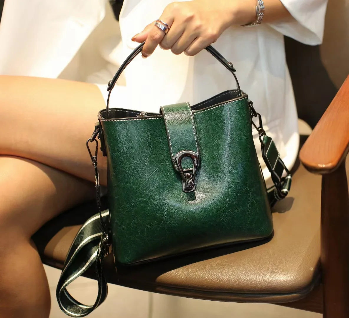 Handtas Dames - Bucket Bag met Brede Schouderband | Chique