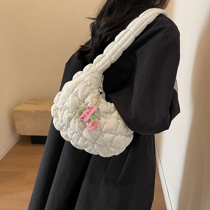Tas Dames - Gewatteerde Hobo Tas met Bloem Bedeltje | Casual