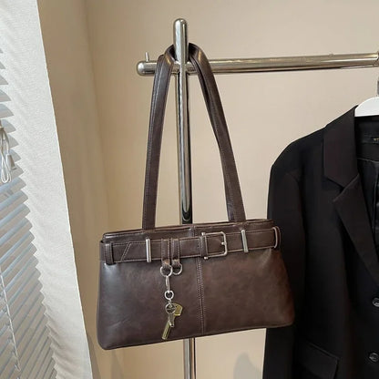 Tas Dames - Langwerpige Schoudertas met Gesp en Sleutelhanger | Stoer