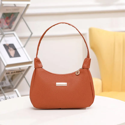 Schoudertas Dames - Halfmaan Hobo Bag met Gouden Label | Chique