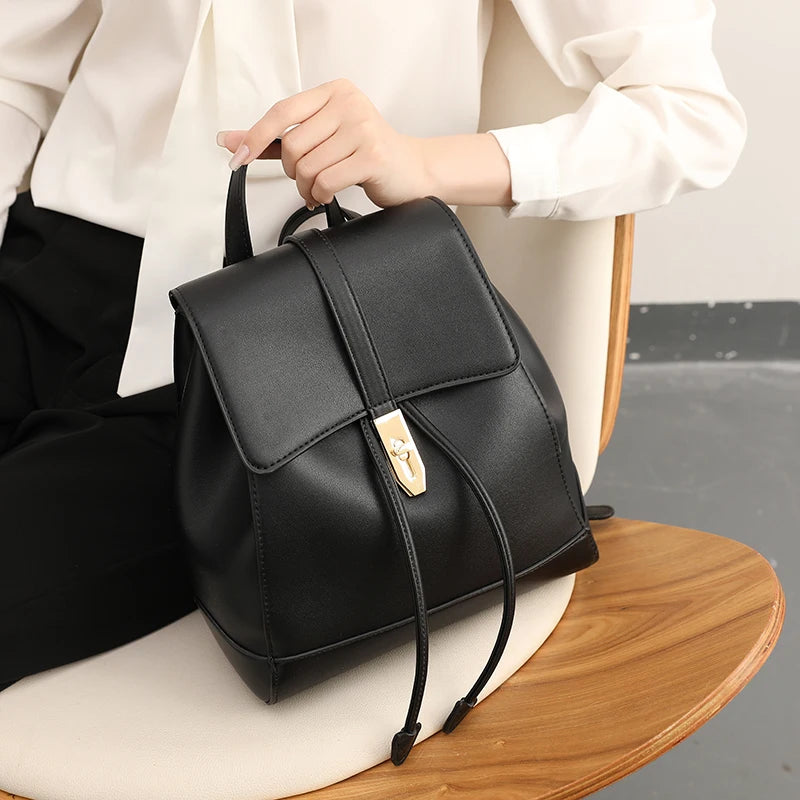 Rugzak Dames - Compacte Tas met Flapsluit en Contrast Detail | Casual