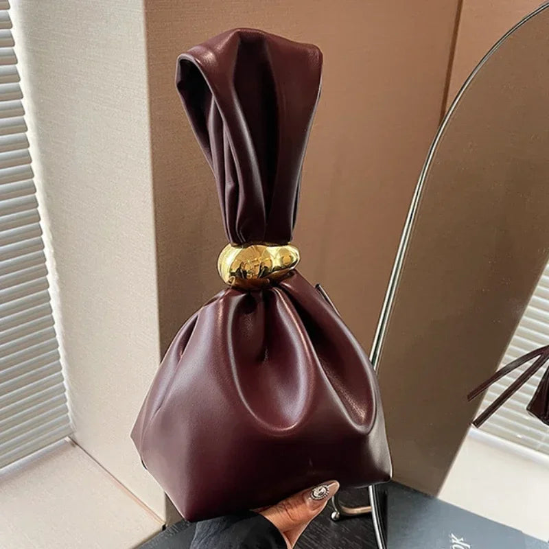 Avondtasje Dames - Strik Clutch met Gouden Ring Detail | Chique
