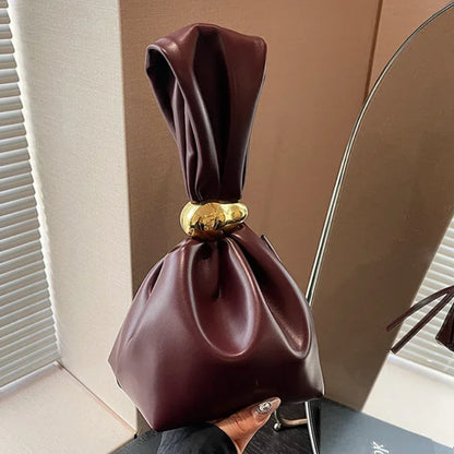 Avondtasje Dames - Strik Clutch met Gouden Ring Detail | Chique